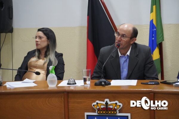DSC07299Resultado-600x400 Hilva Ferreira é empossada ao cargo de vereadora e Câmara de São João do Cariri volta a ter uma representividade feminina após 10 anos